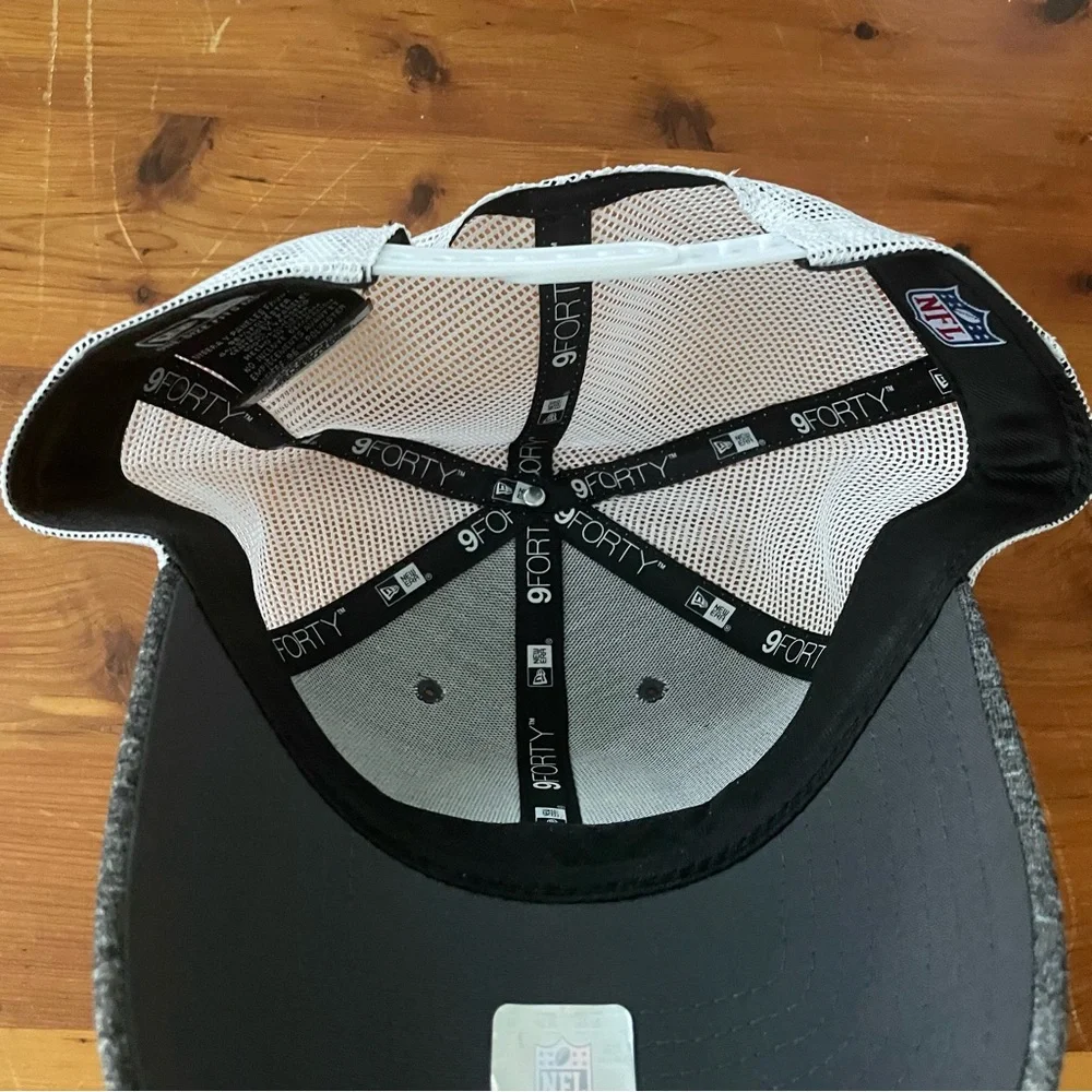 Philadelphia Eagles NFC East Champions 2022 Hat - Picture 4 of 5